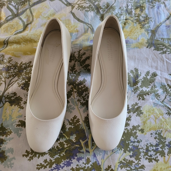 MERCEDES CASTILLO White Pumps - Picture 2 of 8